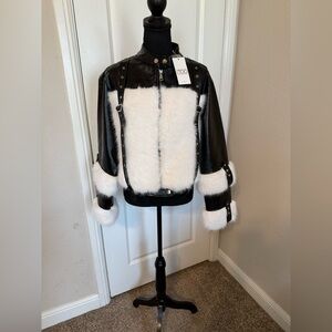 NWT ITOO Italy SZ L Black faux leather jacket with white faux fur Full Zip